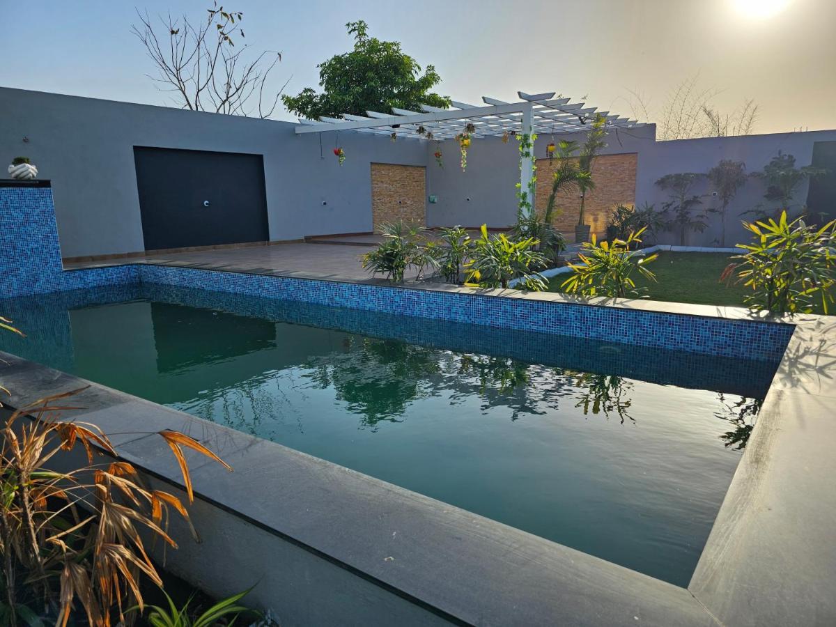 Willa Shree Ambe Farmhouse Ujjain Zewnętrze zdjęcie